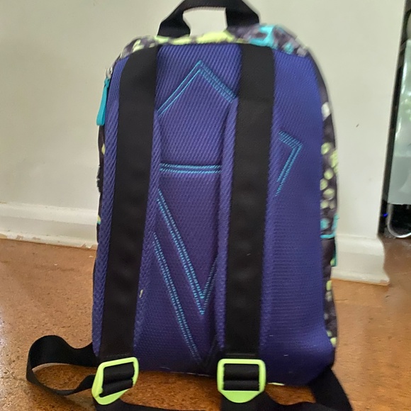 Iviva Backpack - Picture 3 of 10